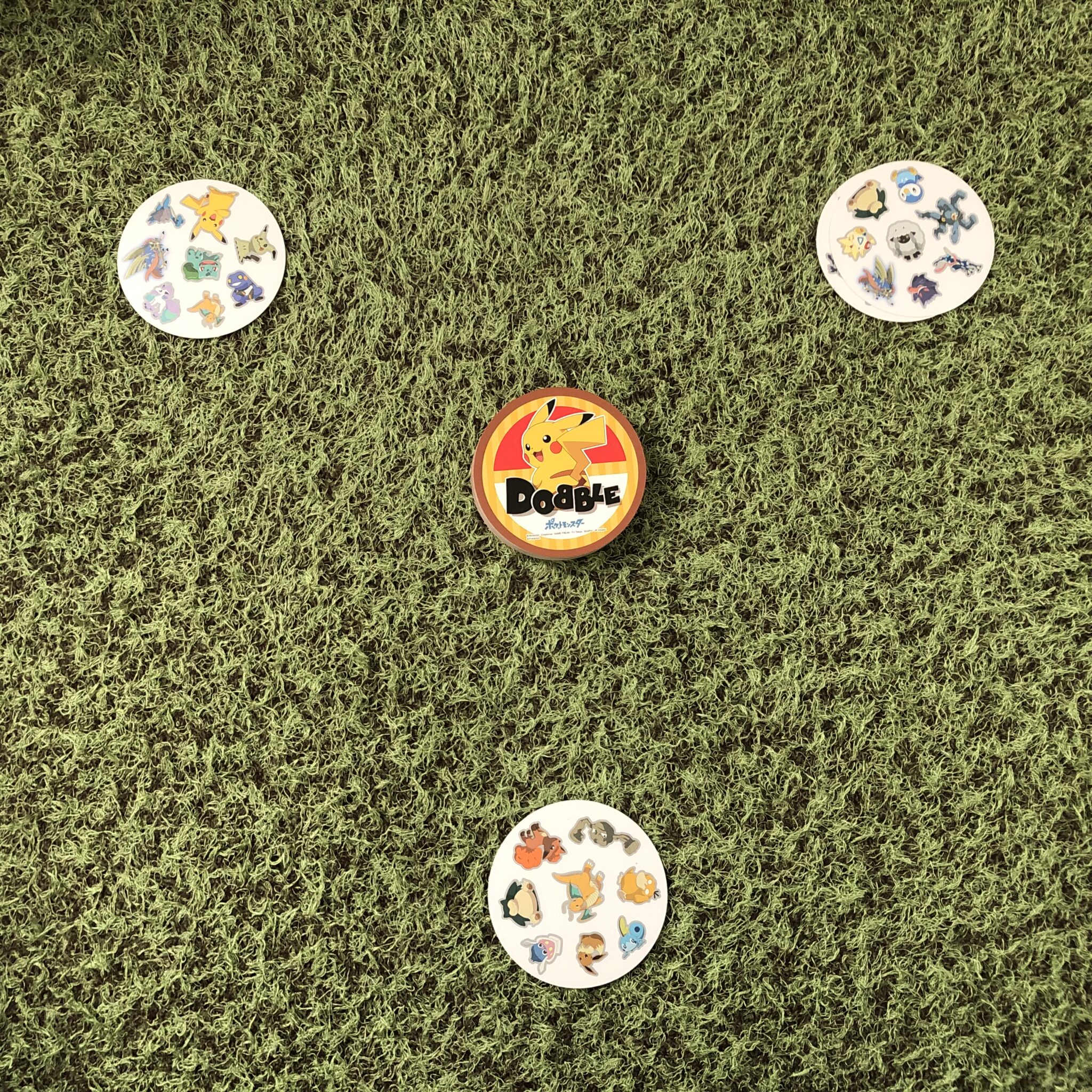 【ドブル】子どもに人気のカードゲーム!ポケモンやディズニー、ワンピースなど種類も豊富♪ | おうちあそびより